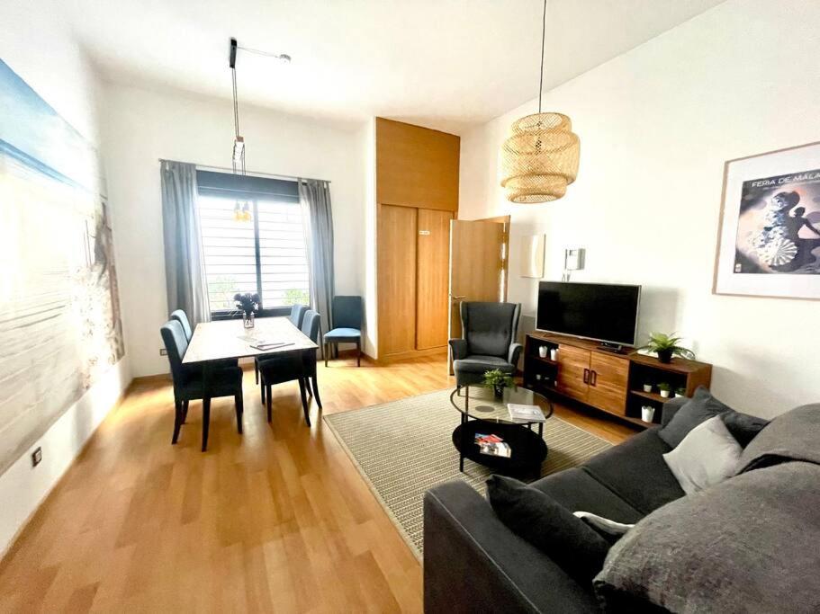 Downtown Jinetes Deluxe With Pool & Free Parking Apartment Malaga Ngoại thất bức ảnh